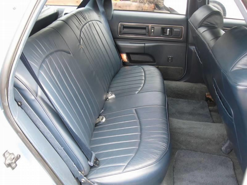Illustration for article titled At $25,000, Could This Custom 1992 Buick Roadmaster Limo Get You to Go Long?